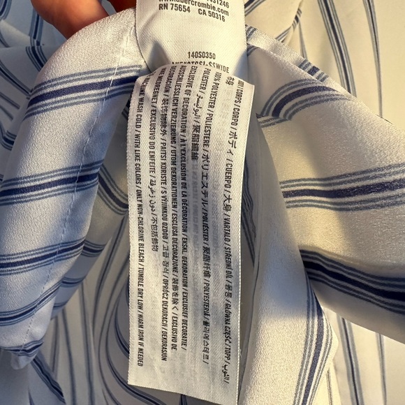 Abercrombie SZ L lightweight polyester buttoned striped shirt, tie sleeve detail - Picture 5 of 7